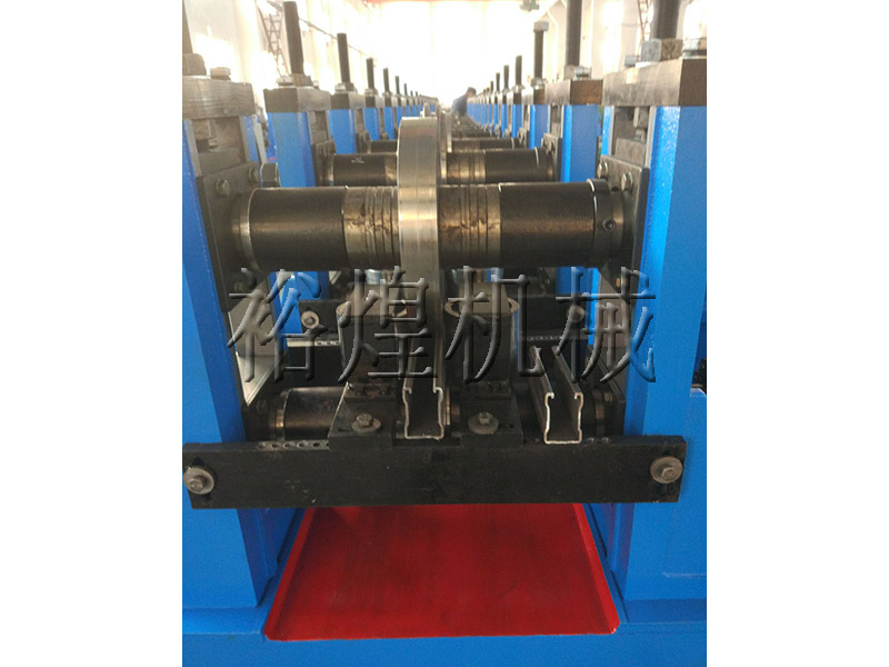 光伏支架設(shè)備成型機(jī) 光伏支架設(shè)備成型機(jī)