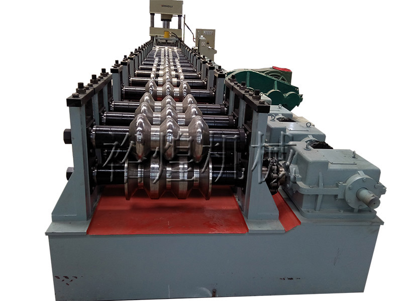 三波護(hù)欄板生產(chǎn)線價(jià)格 三波護(hù)欄板生產(chǎn)線價(jià)格